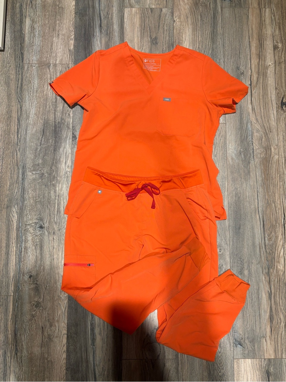 Orange Figs Jogger Scrub Set Size L